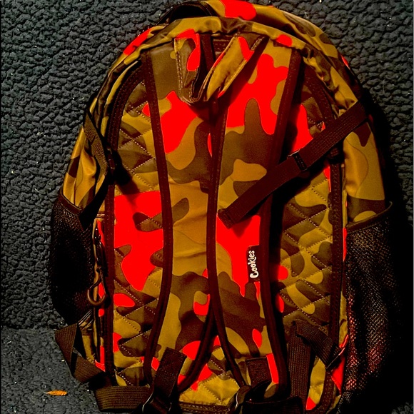 AUTHENTIC “ COOKIES “ Backpack ~ Camo Ripcord Backpacks - Picture 3 of 4